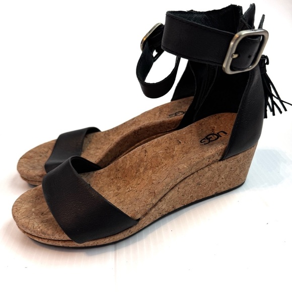 UGG Zoe Black and Tan Wedge Sandals - Picture 1 of 14